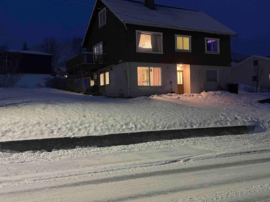 Strandveien 71 Skjervoy Екстериор снимка